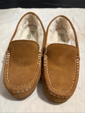 Women's Suede Moccasin Slippers in Chestnut Brown